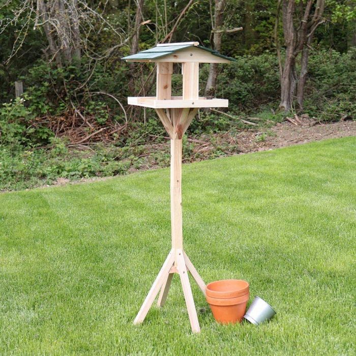 outdoor bird tables and feeders